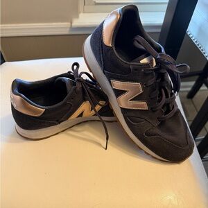 New Balance 520 Women’s Navy and Rose Gold Lace-Up Sneakers
